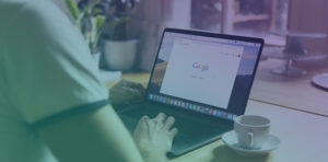 Para lograr aparecer en los resultados de búsqueda patrocinados en Google, aquellos anuncios que figuran en los primeros lugares, es necesitario invertir en al menos dos componentes: El especialista que configura y optimiza la cuenta y la inversión que se paga directo a Google.